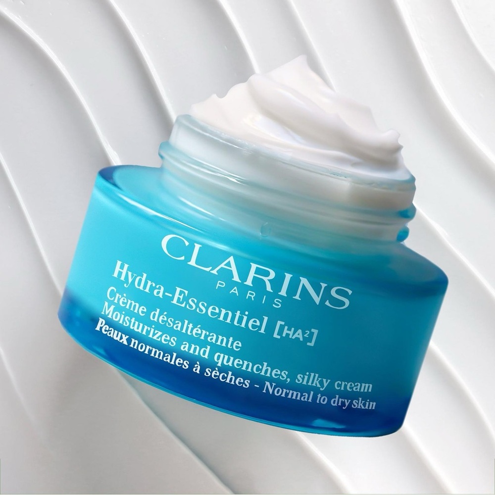 Clarins Hydra-Essentiel Silky Moisturizer with Double Hyaluronic Acid